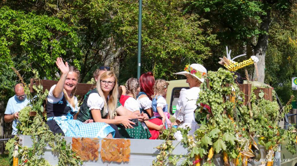 Grüntal feierte sein diesjähriges Erntefest mit wunderschönem Umzug 27 Bernau LIVE