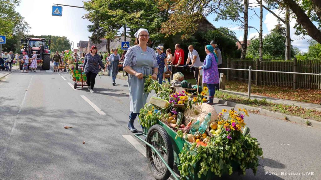 Grüntal feierte sein diesjähriges Erntefest mit wunderschönem Umzug 26 Bernau LIVE