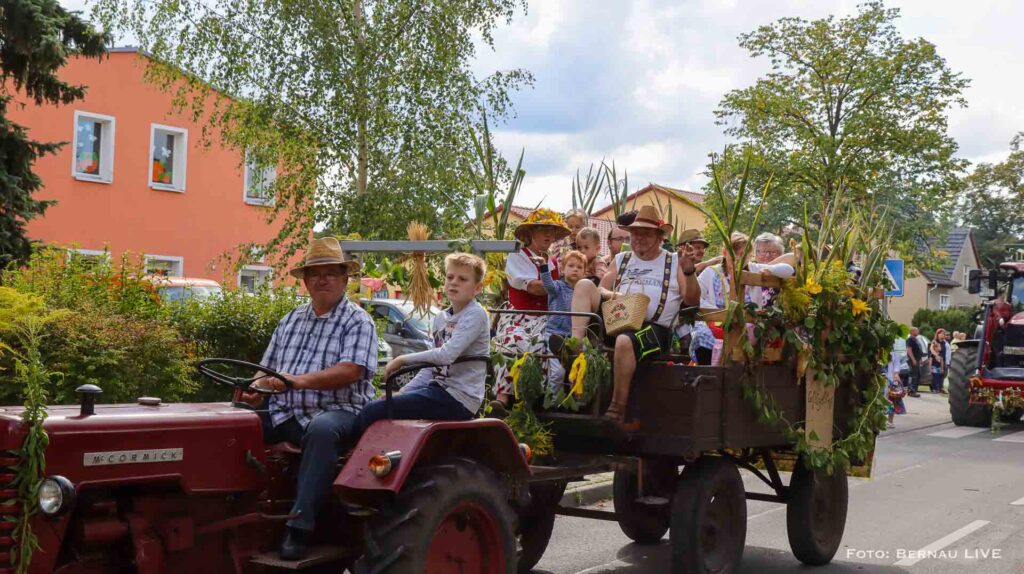Grüntal feierte sein diesjähriges Erntefest mit wunderschönem Umzug 23 Bernau LIVE