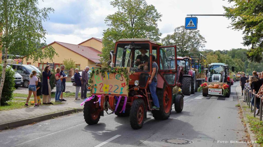 Grüntal feierte sein diesjähriges Erntefest mit wunderschönem Umzug 22 Bernau LIVE