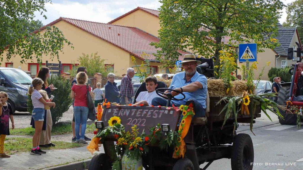 Grüntal feierte sein diesjähriges Erntefest mit wunderschönem Umzug 21 Bernau LIVE