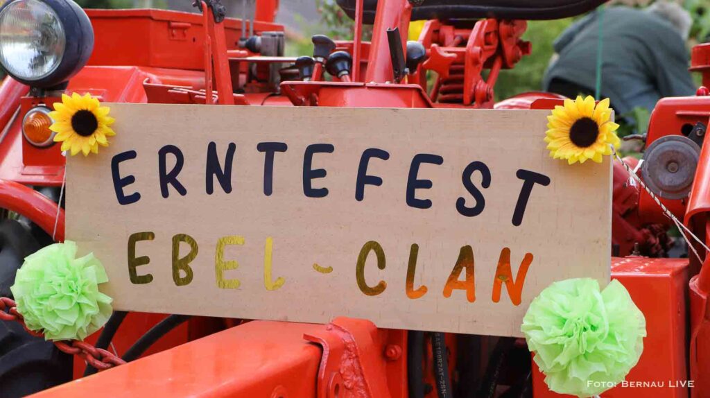 Grüntal feierte sein diesjähriges Erntefest mit wunderschönem Umzug 16 Bernau LIVE