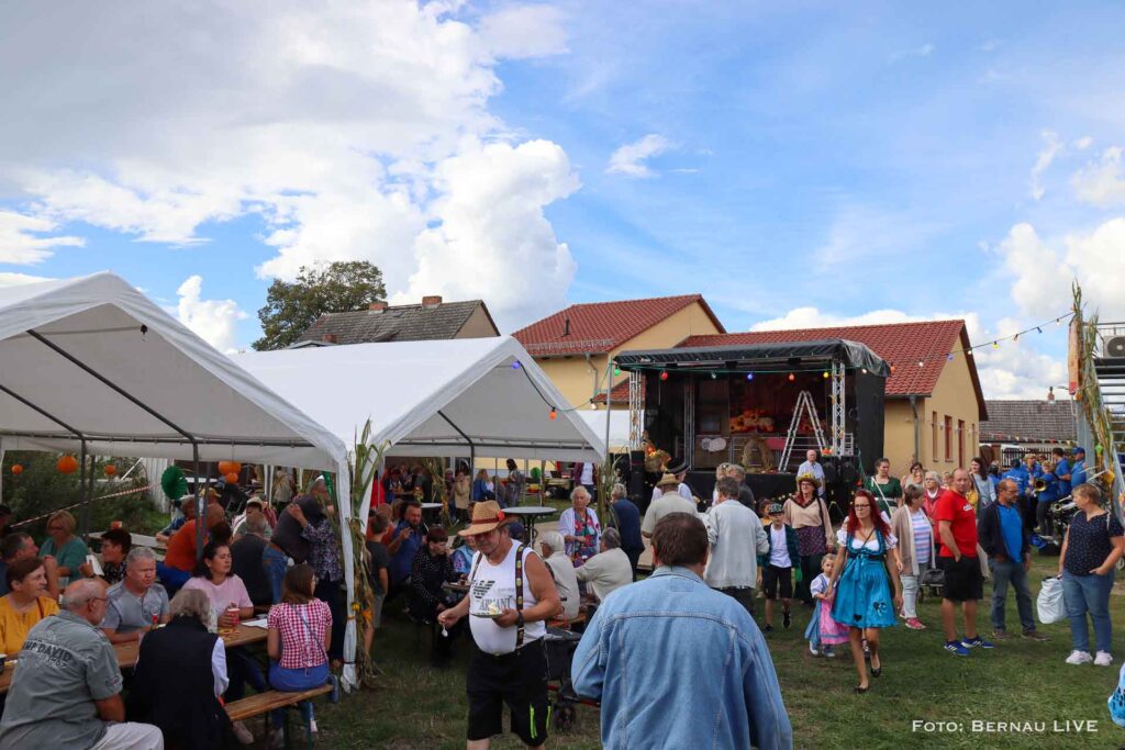 Grüntal feierte sein diesjähriges Erntefest mit wunderschönem Umzug 8 Bernau LIVE