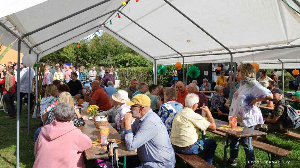 Grüntal feierte sein diesjähriges Erntefest mit wunderschönem Umzug 3 Bernau LIVE
