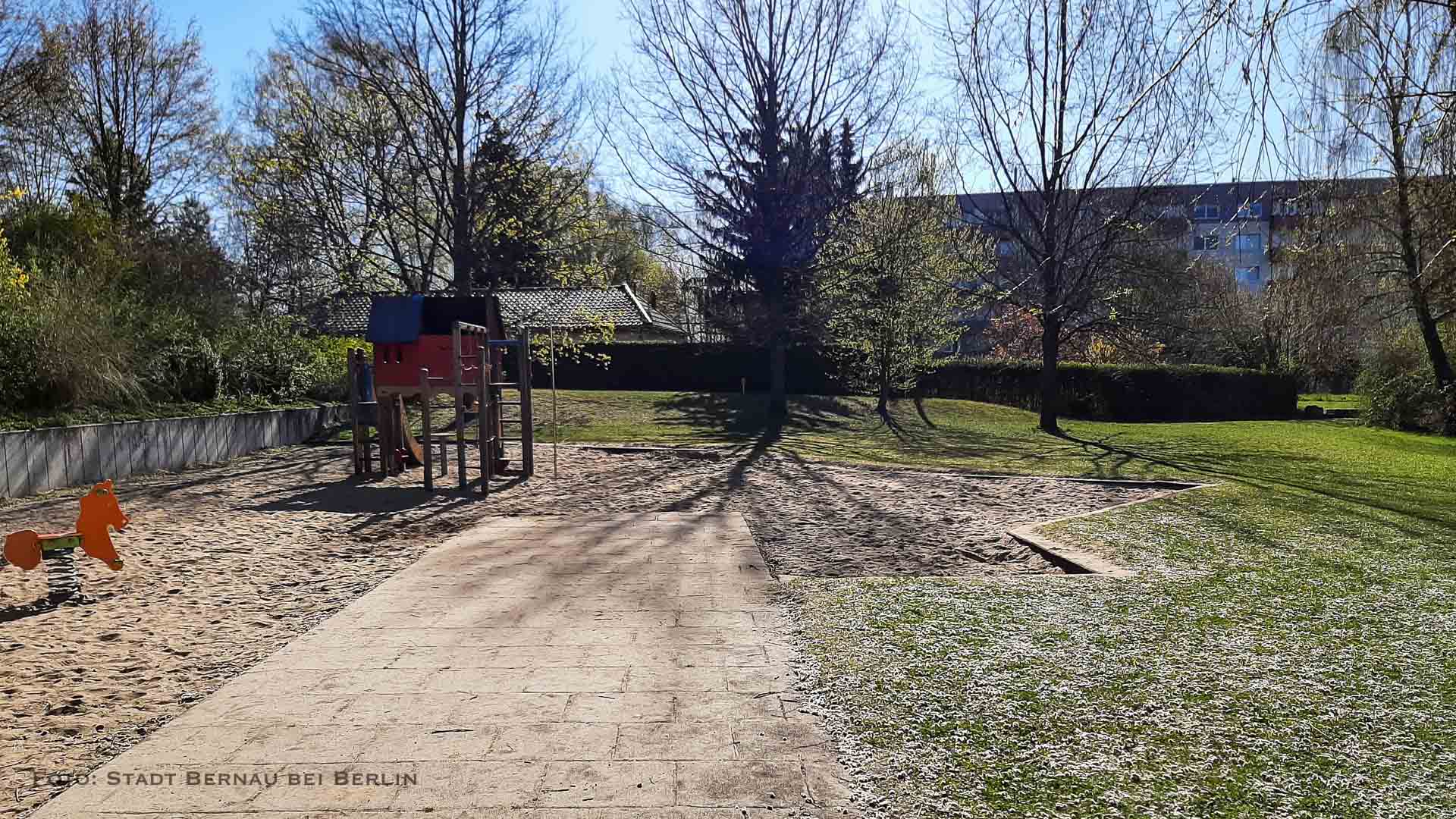 Bernau: Abbau der Kletterlandschaft im Hopfenweg - Platz für neuen Spielplatz