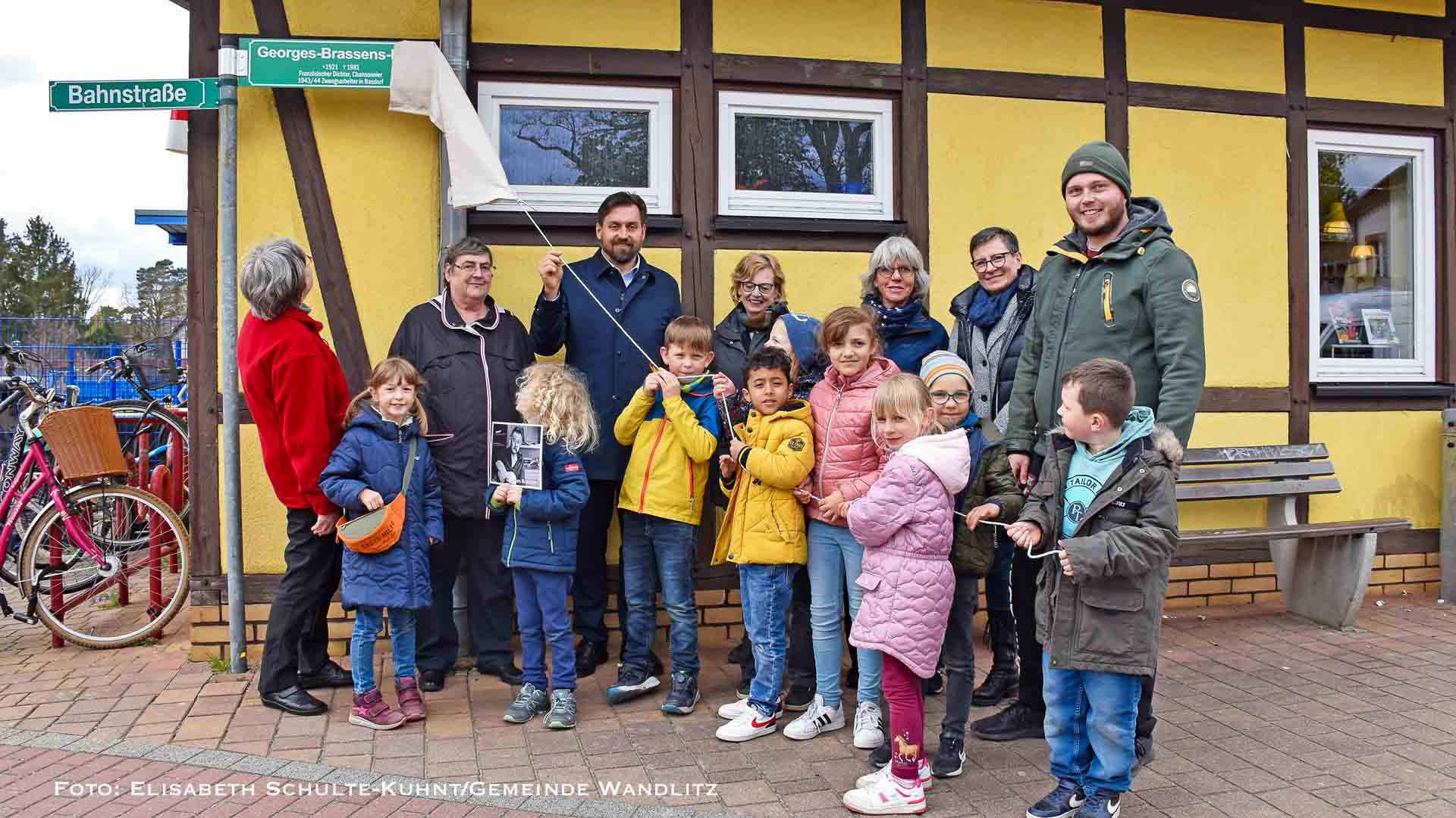 26 Plätze und Straßen erhalten in Wandlitz Namens-Zusatzschilder