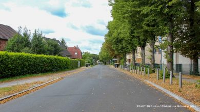 Bernau: Schulstraße in Schönow voll gesperrt - Straßendecke wird erneuert