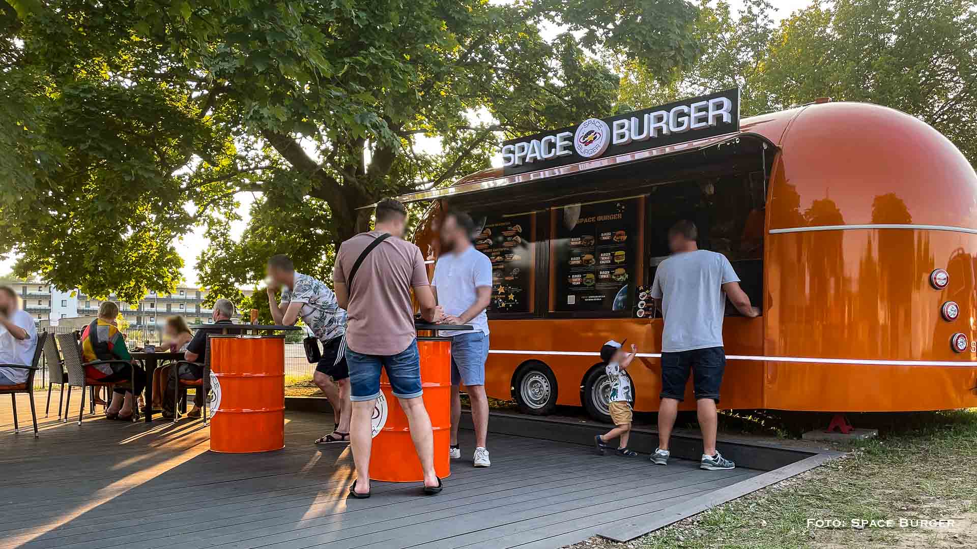 Neueröffnung: "Space Burger" ist in Bernau gelandet