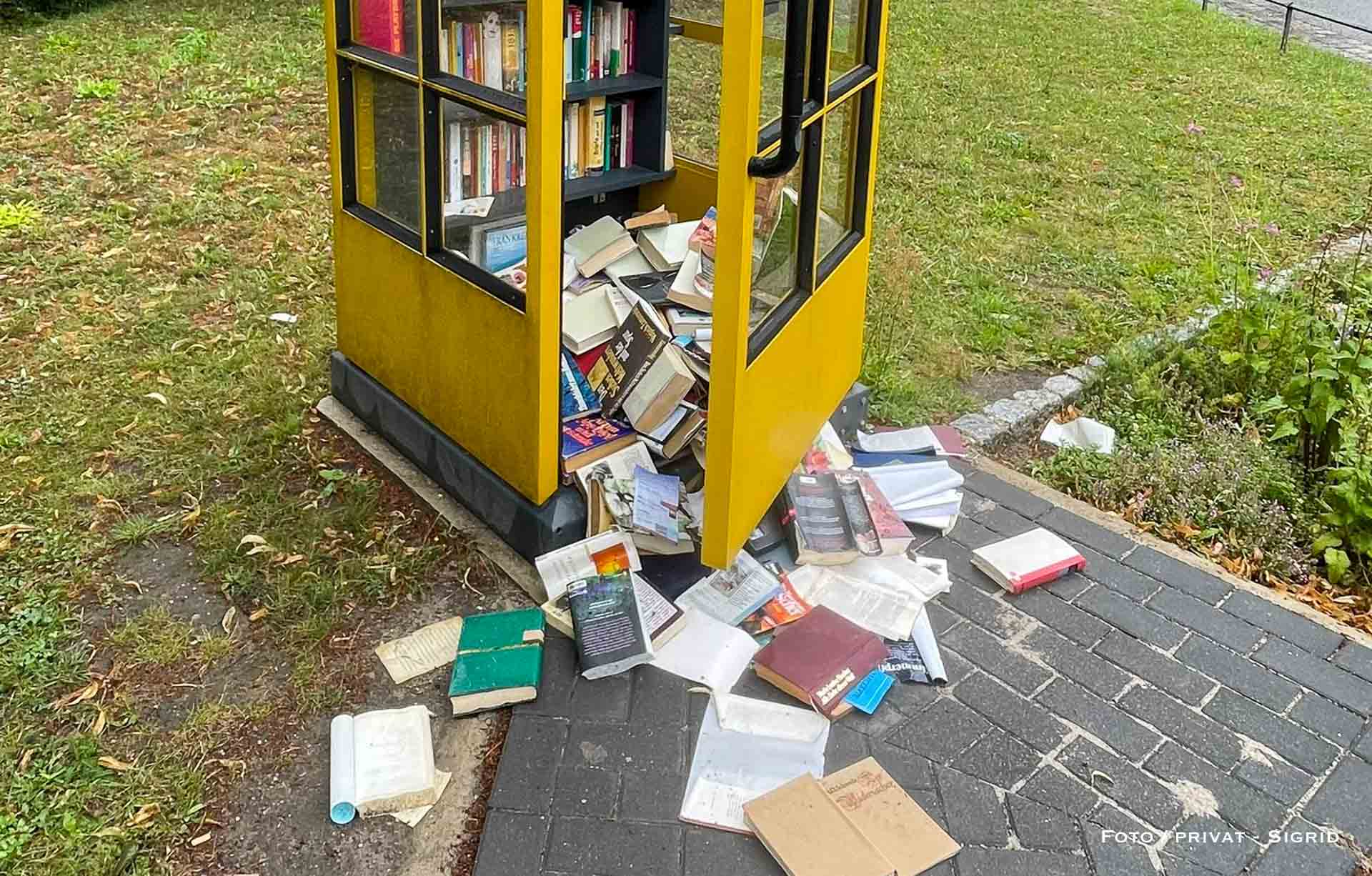 Bücherzelle in Ladeburg erneut beschädigt - dieses Mal der Inhalt