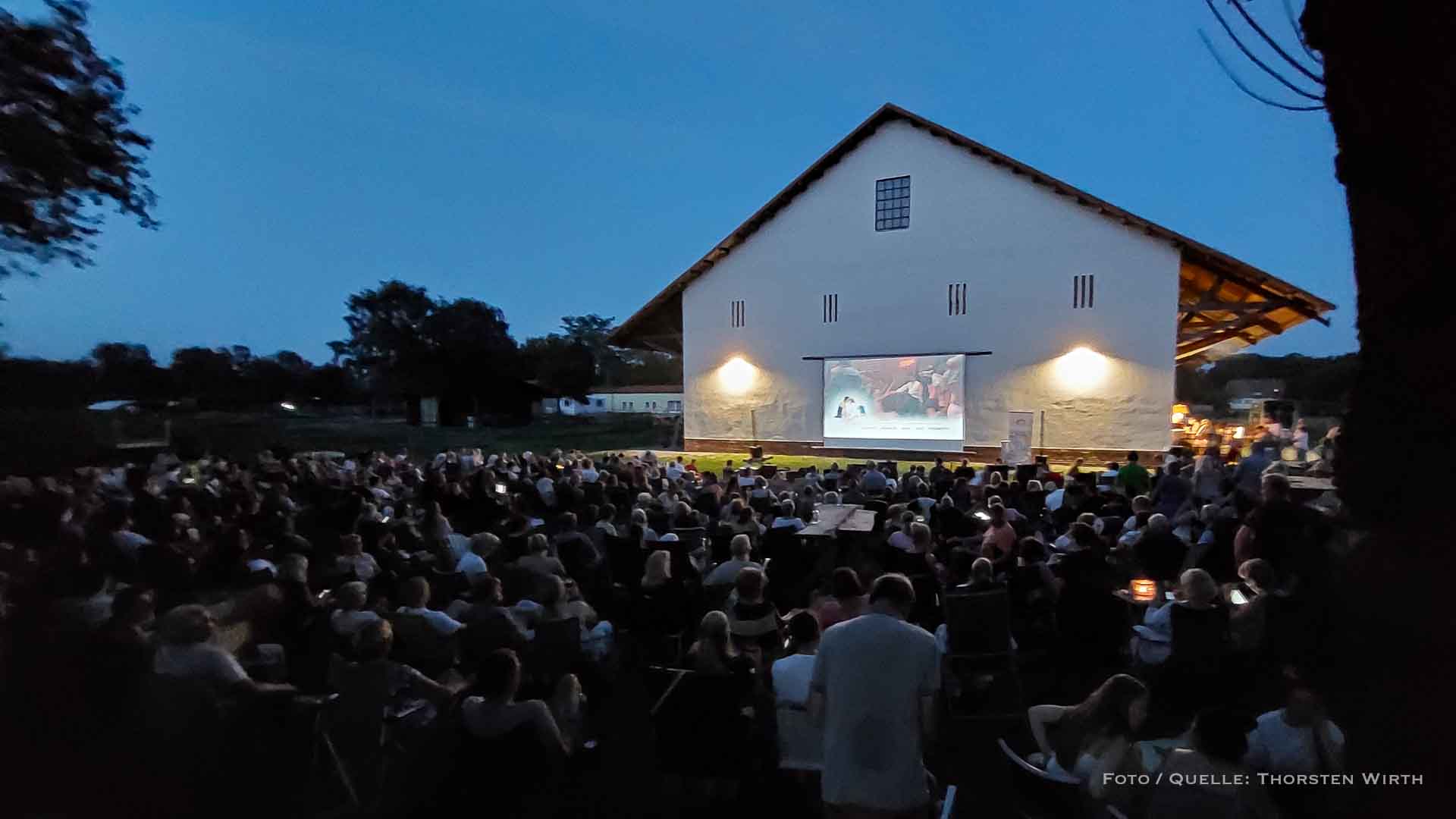 Open air Sommerkino in Hobrechtsfelde: Kultfilm sorgte für Andrang und Überfüllung