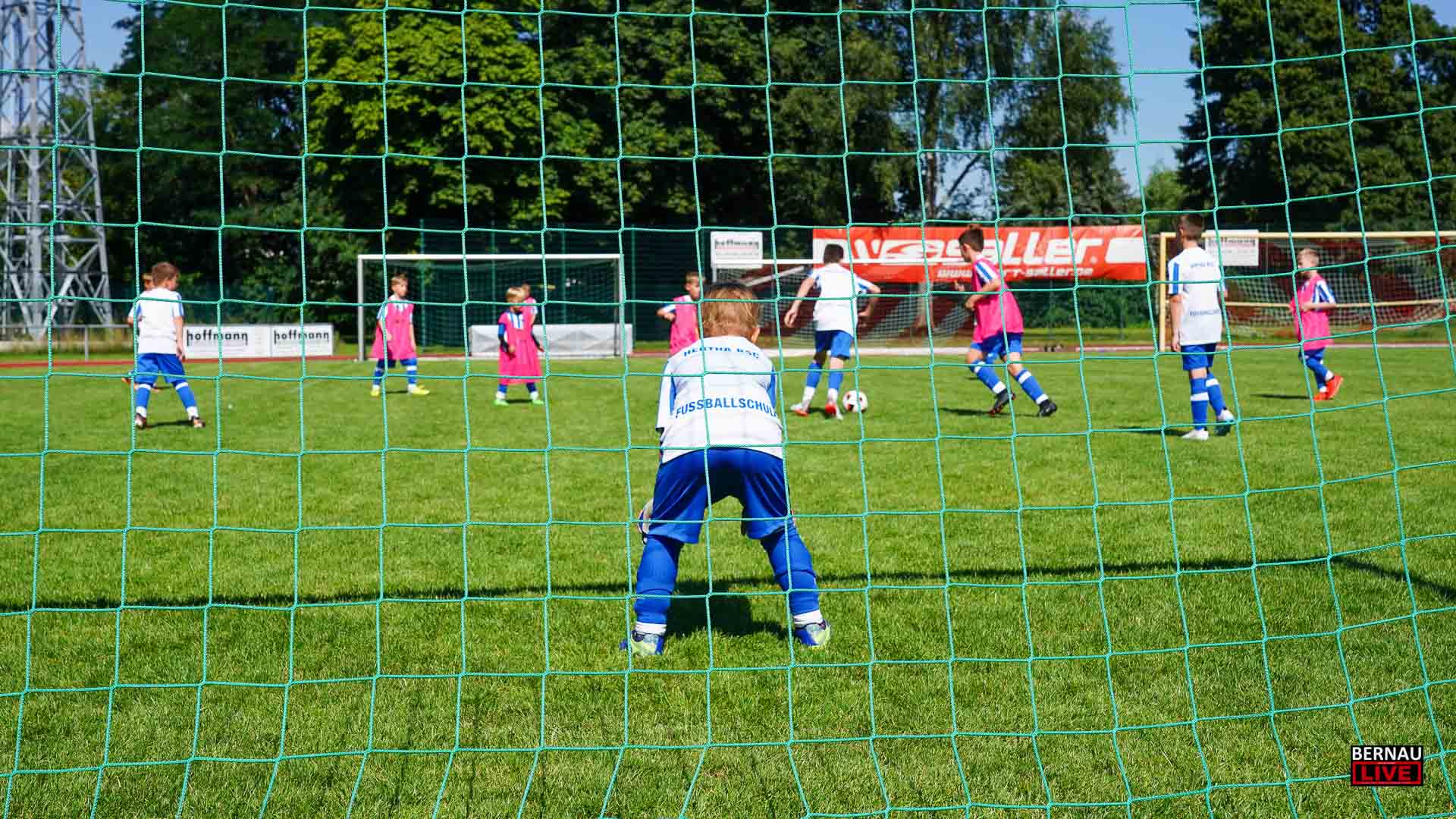 Eine Woche Hertha BSC Fußball-Ferienschule beim BSV Rot Weiß Schönow