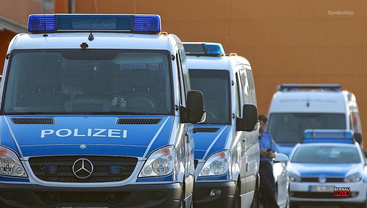Frau mit Waffe bedroht - Polizeieinsatz im Bernauer Ortsteil Lobetal