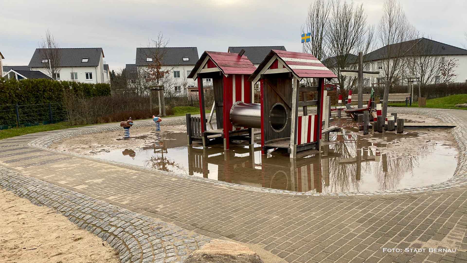 Bernau: Sperrung des Spielplatzes Nuthering wegen Überschwemmung