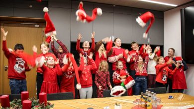 Weihnachtslieder erfüllten das Neue Rathaus in Bernau