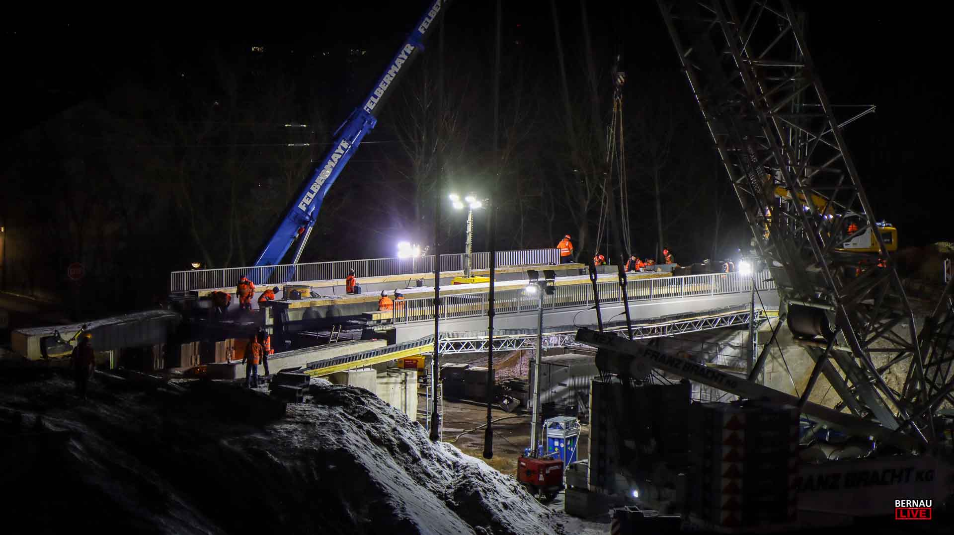 Neue Bahnbrücke an der Börnicker Chaussee eingesetzt - Zugverkehr ab Montag