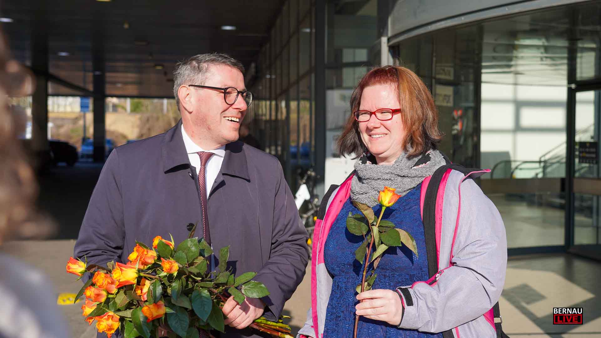 1000 Rosen to Go zum heutigen internationalen Frauentag in Bernau