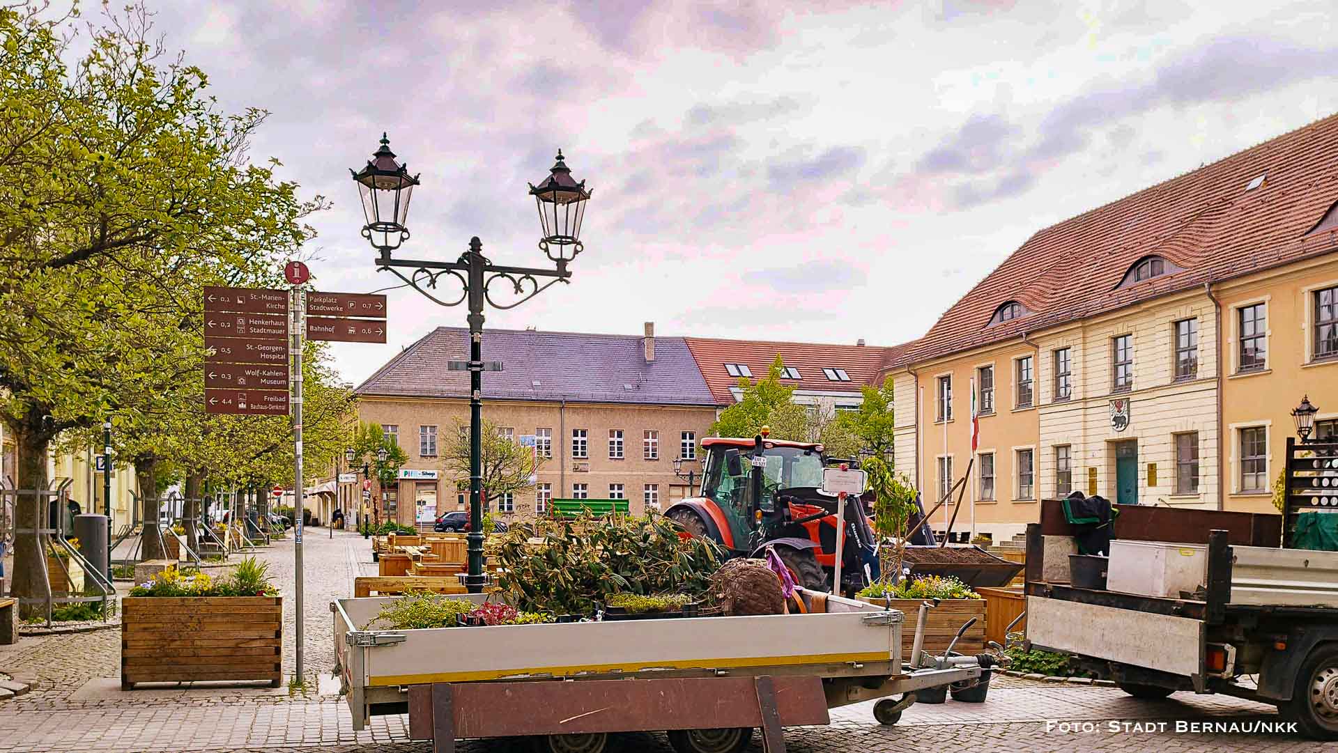 Bernauer Marktplatz nun mit Pflanzen, LIVE Musik, Café und Veranstaltungen