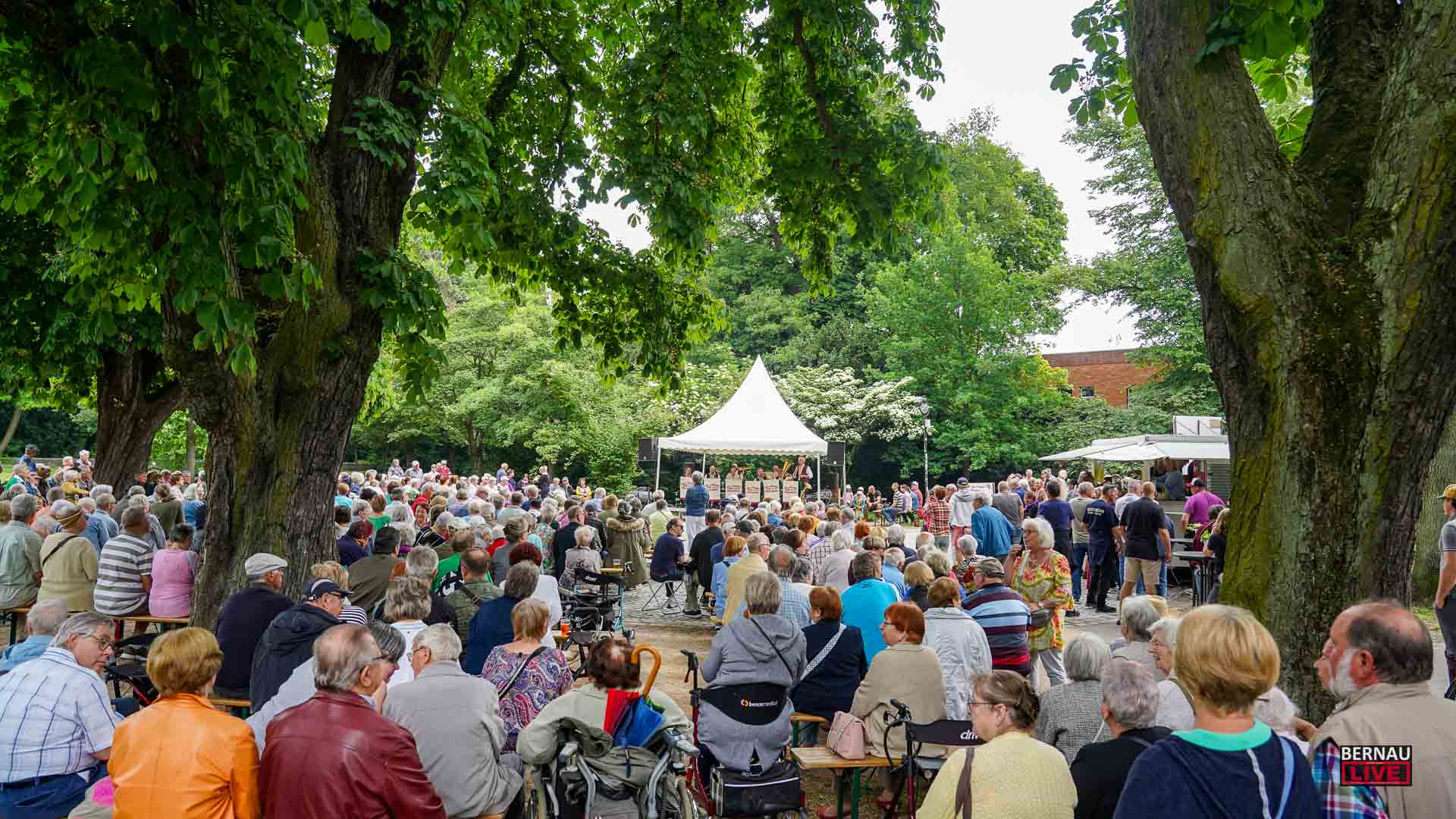 Pfingstkonzert sorgte für einen gut besuchten Bernauer Stadtpark