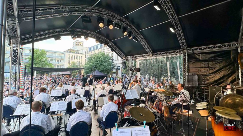 Waterloo auf dem Marktplatz: ABBA-Klassiker eröffnen das 33. Bernauer Hussitenfest 2 Bernau LIVE - Dein Stadtmagazin
