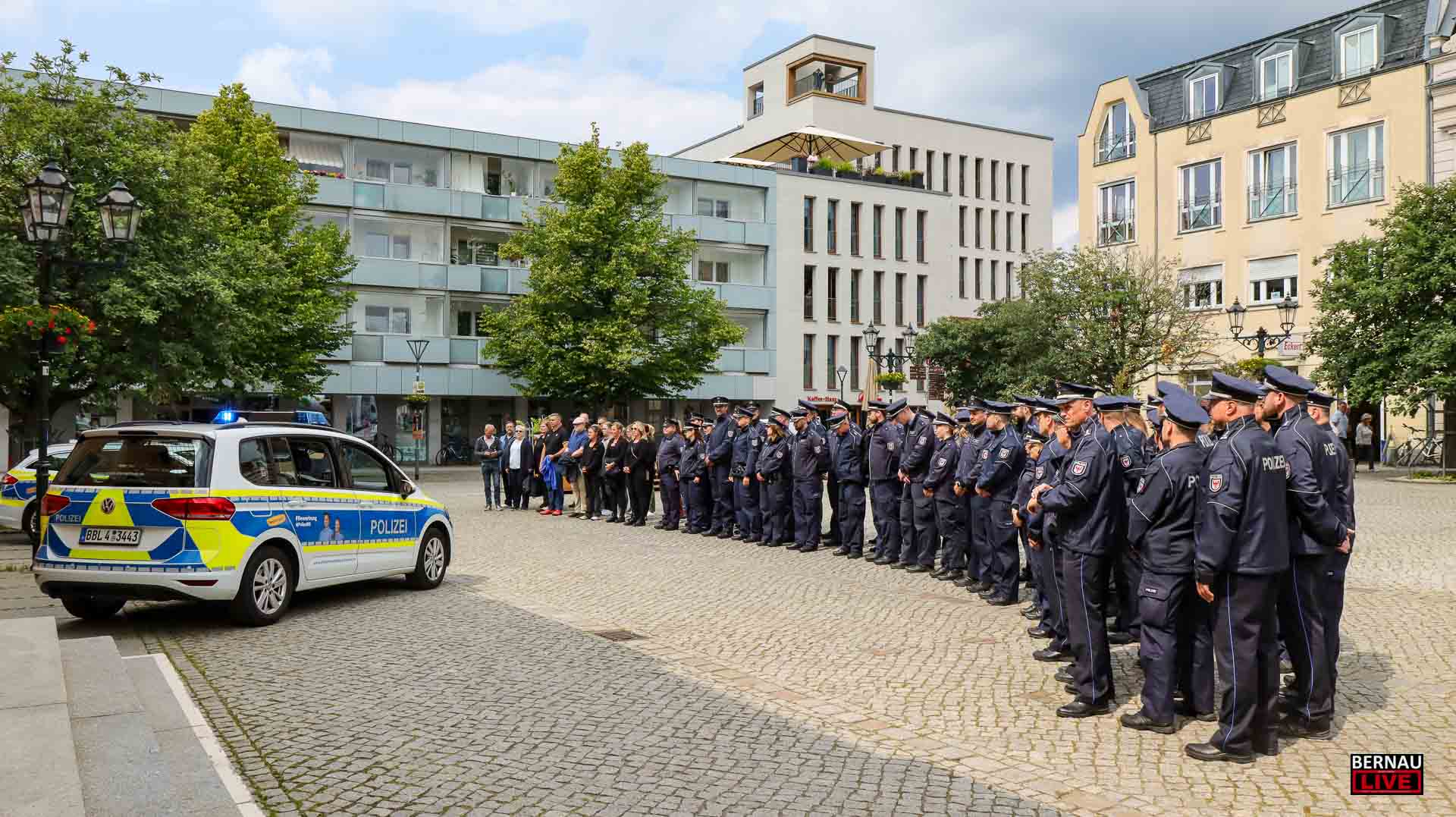PI Barnim Bernau: Schweigeminute für den getöteten Polizisten Rouven L.