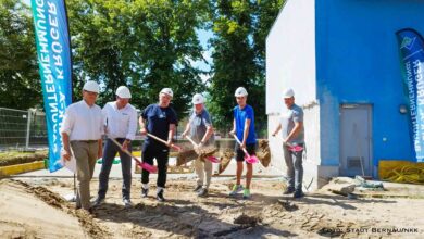 Spatenstich für Erweiterung am Sportplatz am Wasserturm in Bernau