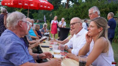 Bernau: Ministerpräsident Dietmar Woidke zu Besuch in Birkholzaue