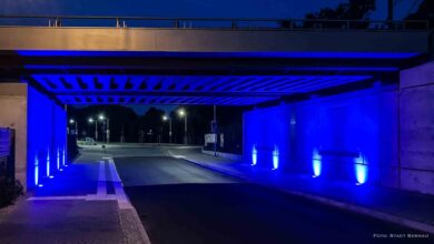 Blaue Brückenbeleuchtung in Bernau - drei gute Gründe