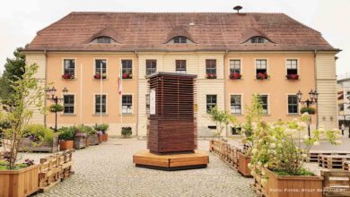 Klimabaum auf dem Bernauer Marktplatz - CityTree bringt frische Luft in die Stadt