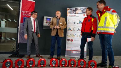 Projekt „Herzsicher“: Laien-Defibrillatoren (AED) an die Stadt Bernau übergeben