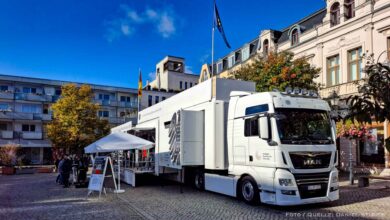 Infomobil des Bundestags noch bis morgen auf dem Marktplatz Bernau
