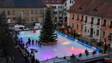 Eisbahn auf dem Marktplatz Bernau heute Nachmittag eröffnet