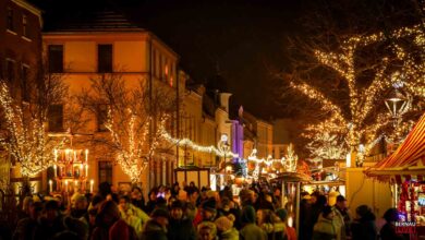 Bürgermeisterstraße Bernau, Lichter, Advent, Menschen, Weihnachtsmarkt