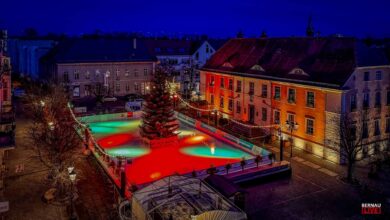 Eisbahn auf dem Marktplatz Bernau - es sieht schonmal gut aus