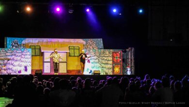 Stadt Bernau lud 2.900 Kinder zum Weihnachtstheater in die Sparkassen-Arena ein