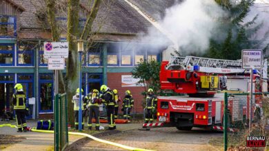 Dichter Qualm aus der Jugendherberge in Wandlitz - Übung der Feuerwehren