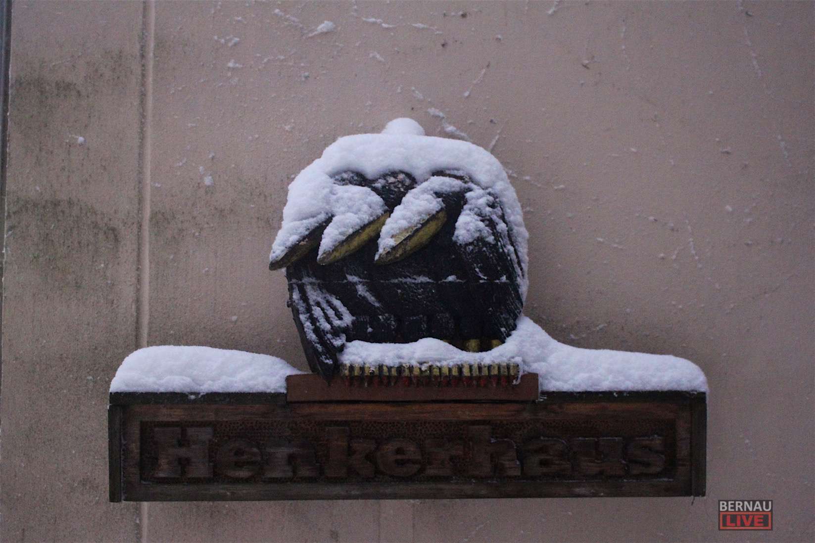 https://bernau-live.de/wp-content/uploads/2021/12/IMG_6160-1-Henkerhaus-Bernau.jpg