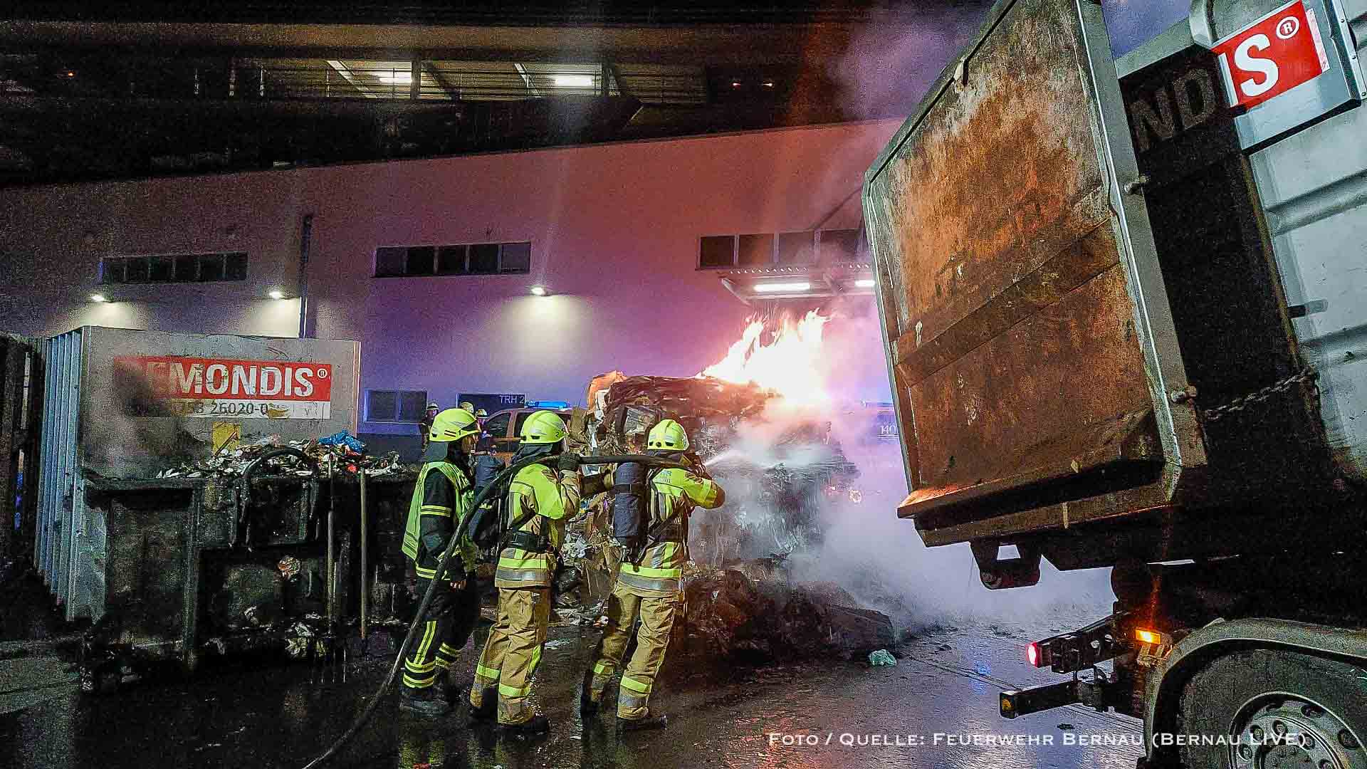 Mehrstündige Brandeinsätze der Feuerwehren Bernau und Eberswalde