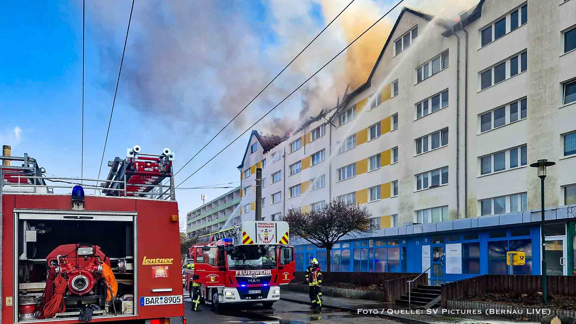 Mehrstündige Brandeinsätze der Feuerwehren Bernau und Eberswalde 12 Mehrstündige Brandeinsätze der Feuerwehren Bernau und Eberswalde