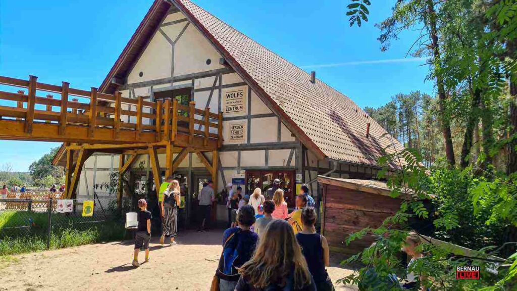 Einen schönen Samstag: Veranstaltungen und Osterfeuer für Bernau & Barnim 2 Wolfsnacht, Osterfeuer und buntes Programm im Wildpark Schorfheide