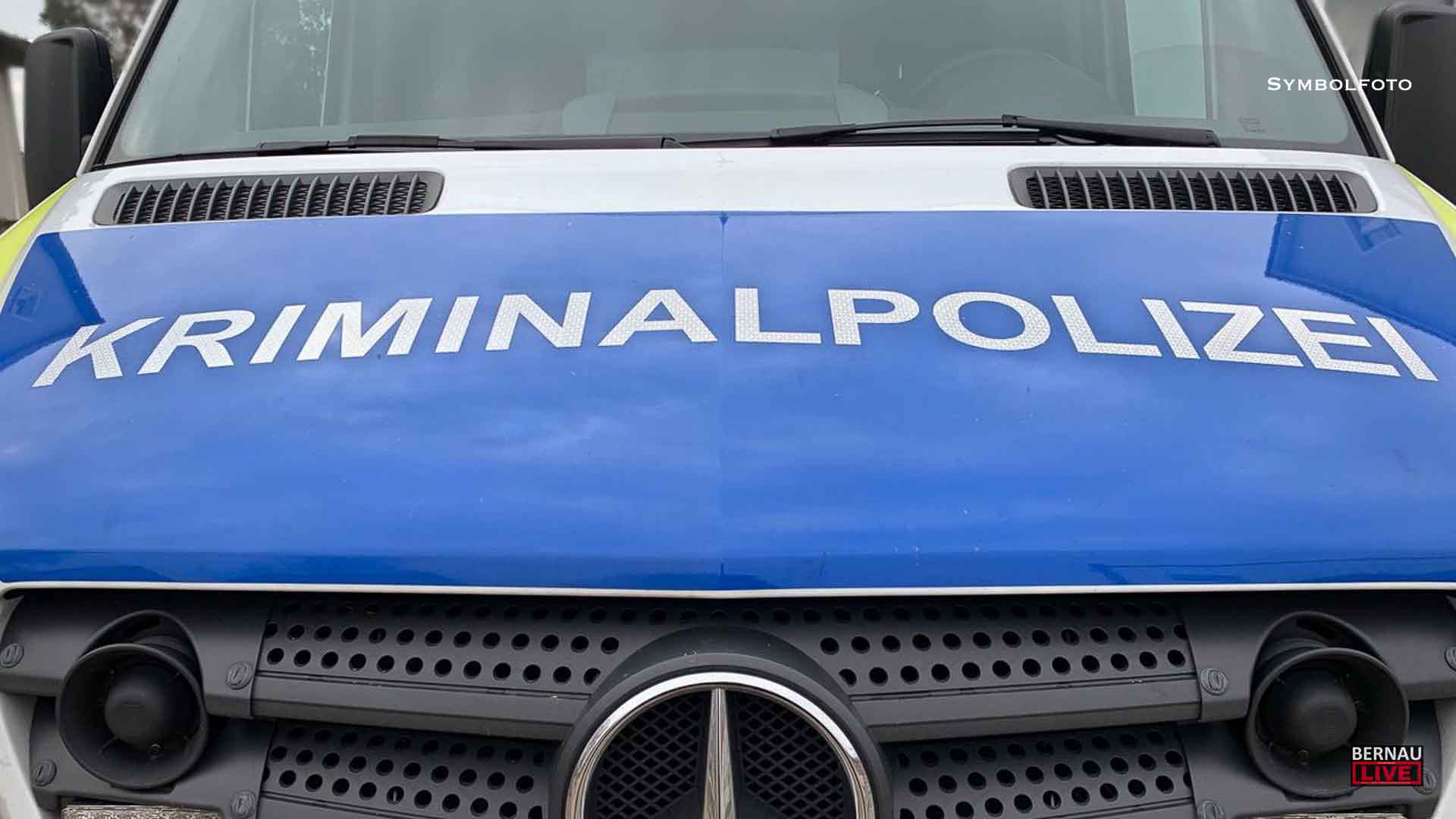 Bernau - Anhänger mit Minibagger aus der Schönower Heide verschwunden