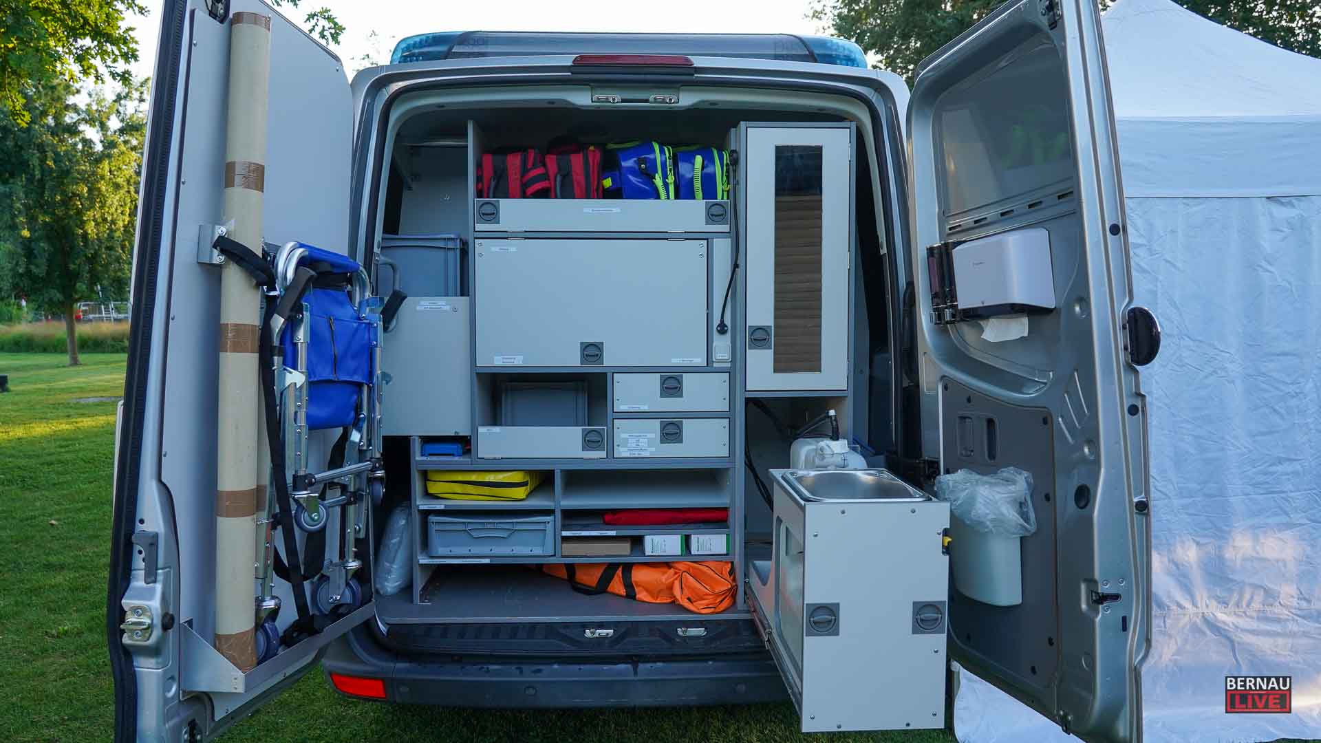 DRK Niederbarnim Bernau: Neues Fahrzeug für Sanitätsbereitschaft und Wasserwacht 14 Bernau LIVE - Dein Stadtmagazin für Bernau bei Berlin