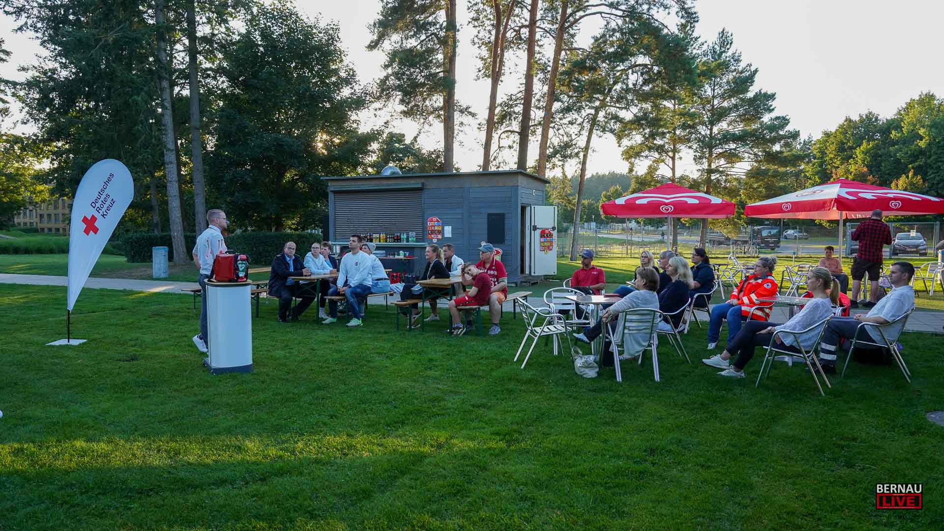 DRK Niederbarnim Bernau: Neues Fahrzeug für Sanitätsbereitschaft und Wasserwacht 13 Bernau LIVE - Dein Stadtmagazin für Bernau bei Berlin