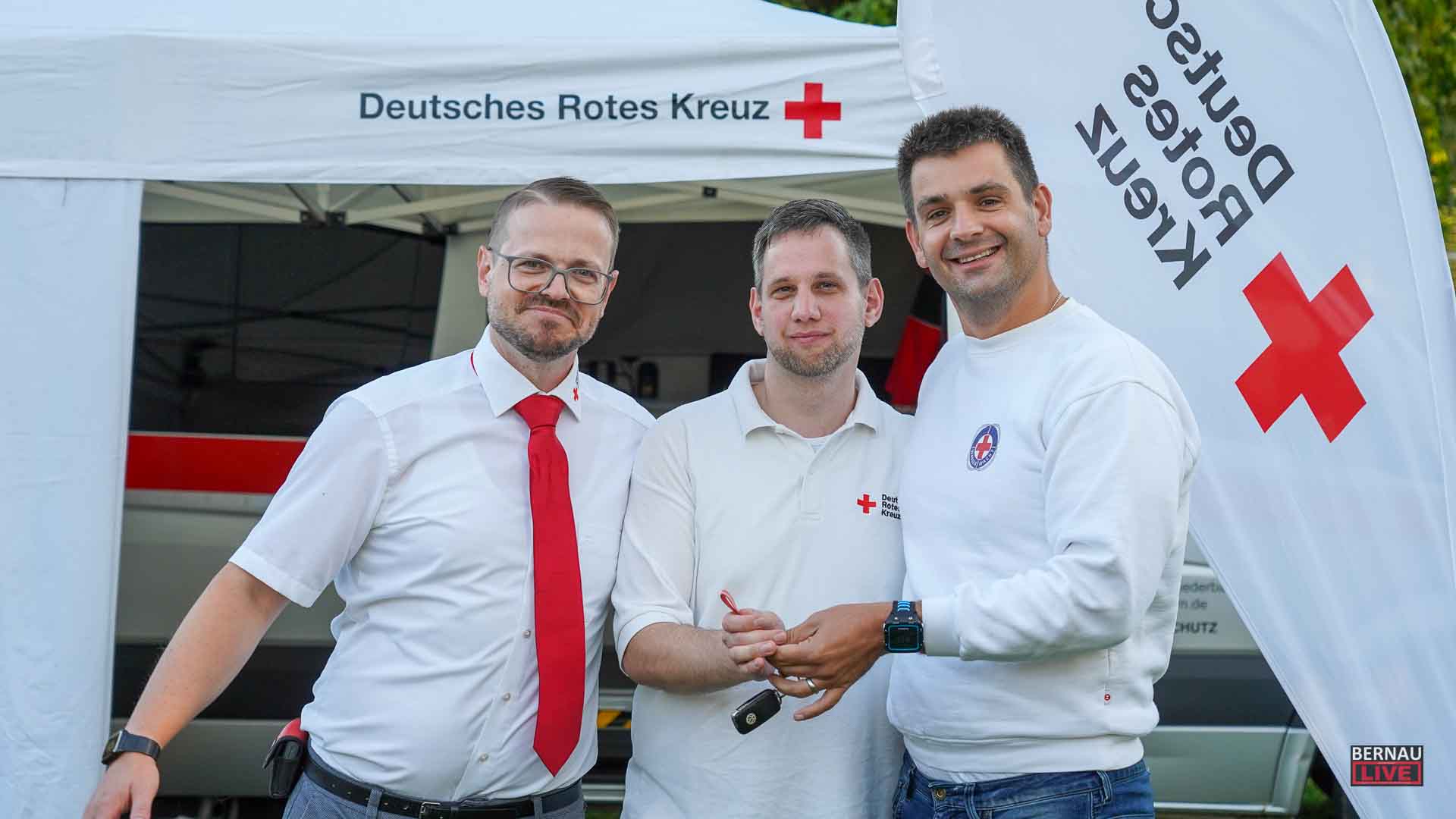 DRK Niederbarnim Bernau: Neues Fahrzeug für Sanitätsbereitschaft und Wasserwacht 12 Bernau LIVE - Dein Stadtmagazin für Bernau bei Berlin