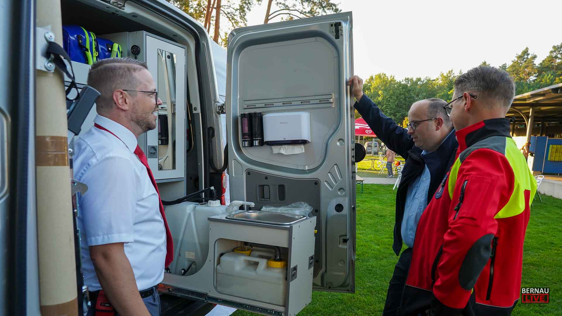 DRK Niederbarnim Bernau: Neues Fahrzeug für Sanitätsbereitschaft und Wasserwacht 10 DRK Niederbarnim Bernau: Neues Fahrzeug für Sanitätsbereitschaft und Wasserwacht