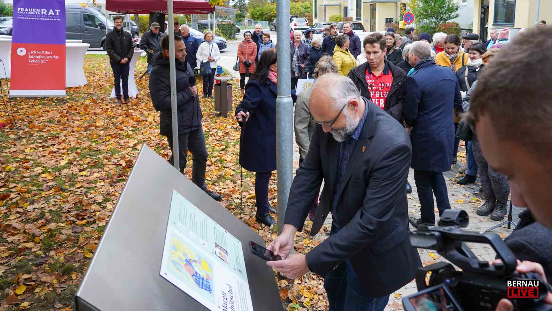 52. Brandenburger FrauenOrt in Bernau eingeweiht - Dank an Margit Schötschel 5 Bernau LIVE - Dein Stadtmagazin für Bernau bei Berlin