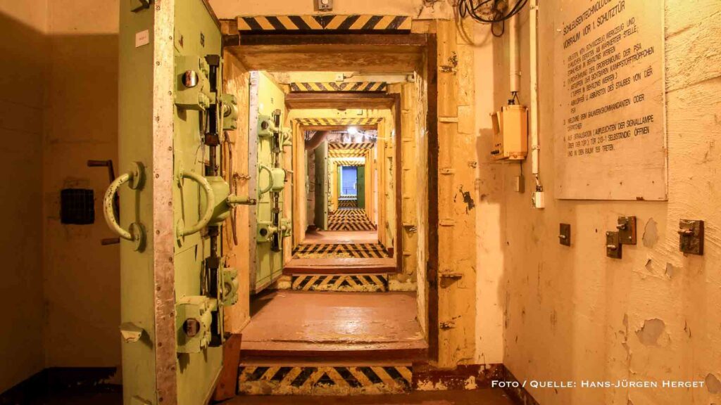 Willkommen in der neuen Woche und guten Morgen aus Bernau 4 Geheimer DDR-Führungsbunker öffnet seine Tore in Freudenberg