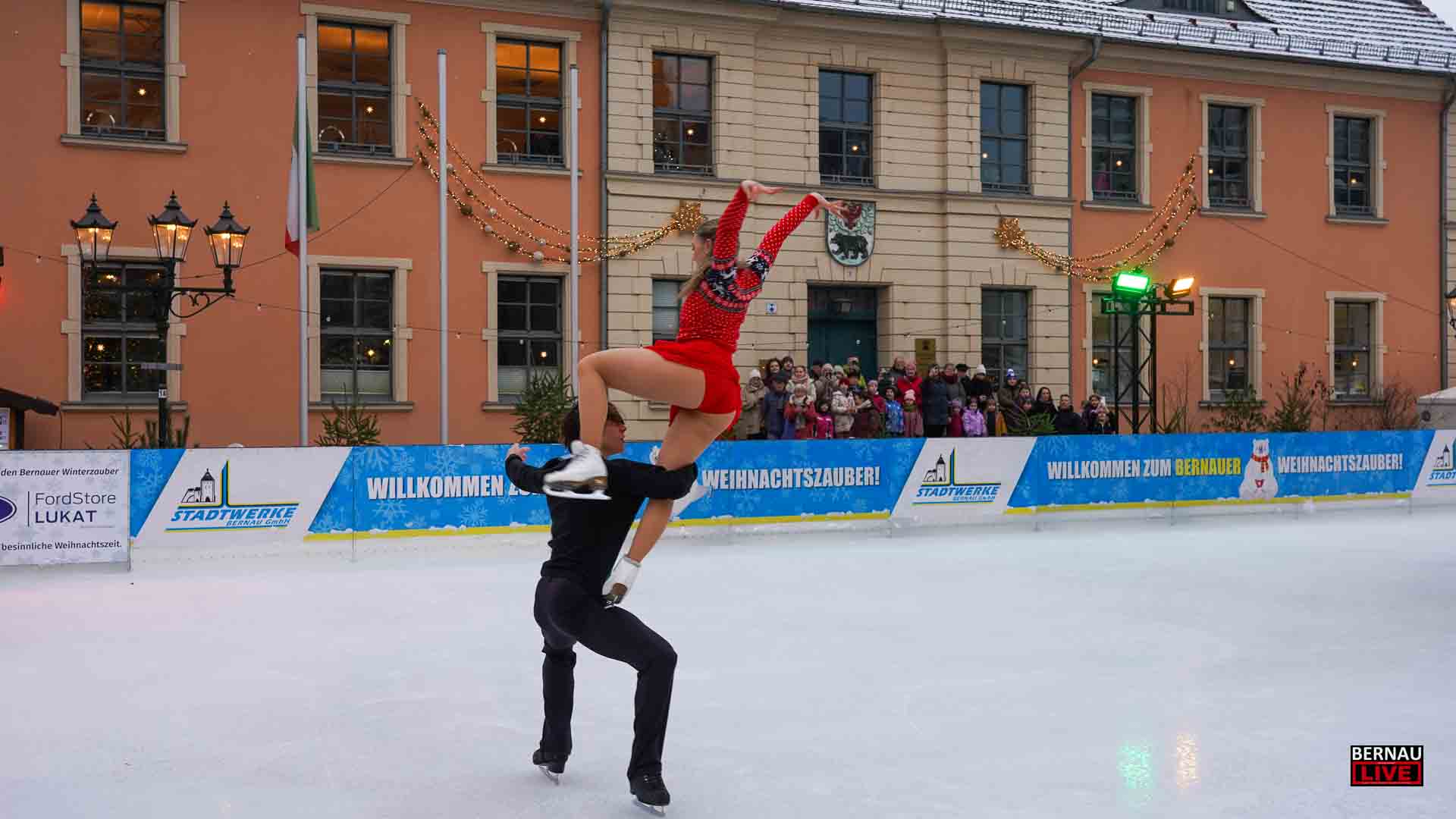 Eisbahn in Bernau offiziell eröffnet - allen viel Spaß 6 Bernau LIVE - Dein Stadtmagazin für Bernau bei Berlin
