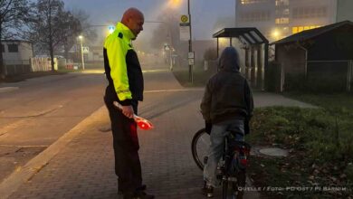 Bernauer Polizei prüft Sichtbarkeit und Licht auf dem Schulweg