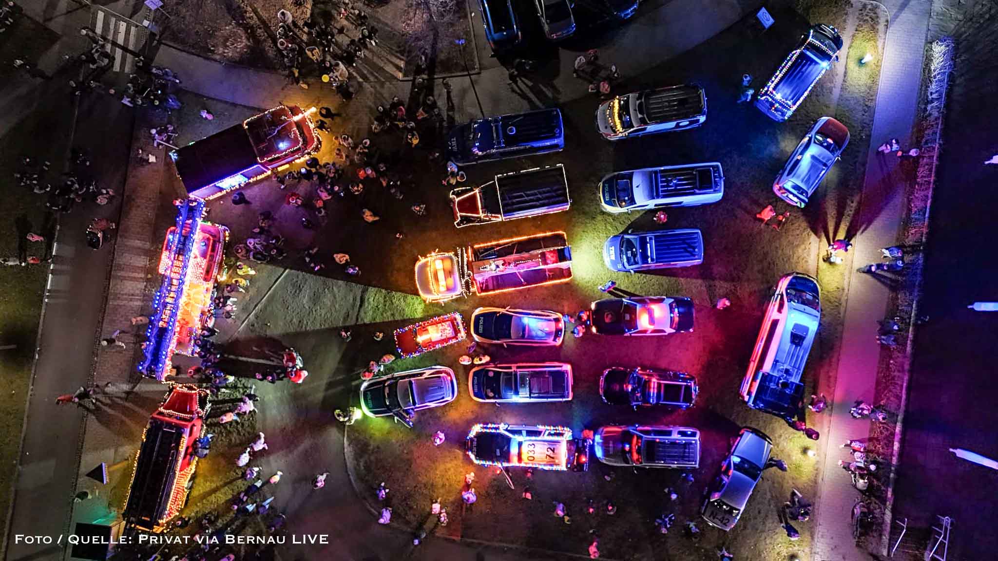 Ein Meer aus Lichtern: Blaulichtparade wärmt Herzen im Helios Klinikum Berlin-Buch 3 Ein Meer aus Lichtern: Blaulichtparade wärmt Herzen im Helios Klinikum Berlin-Buch