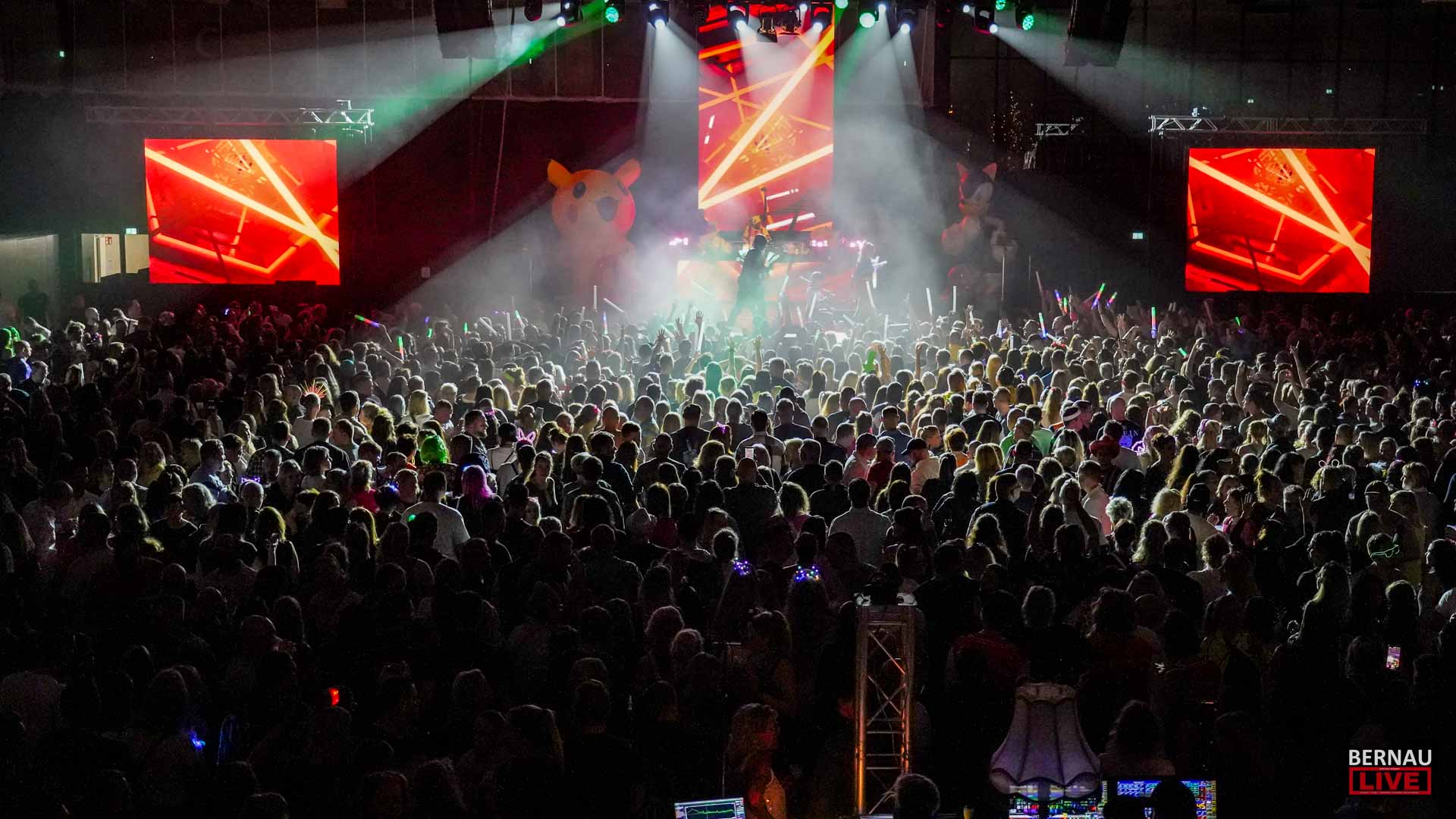 Schon ausgeschlafen? Großartiges Party-Wochenende in der S-Arena Bernau 12 Bernau LIVE - Dein Stadtmagazin für Bernau bei Berlin